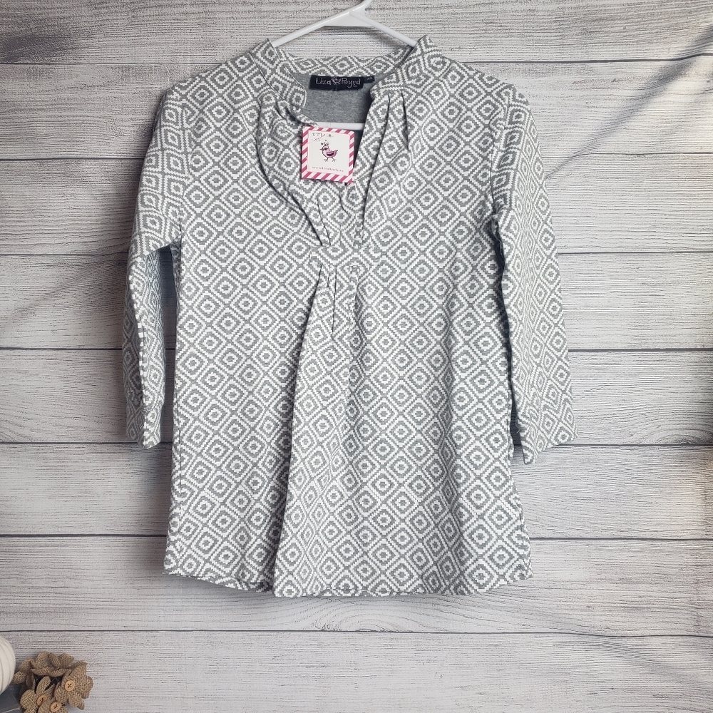 Women's XS‎ Liza Byrd Geometric Gray White V Neck Pullover NWT